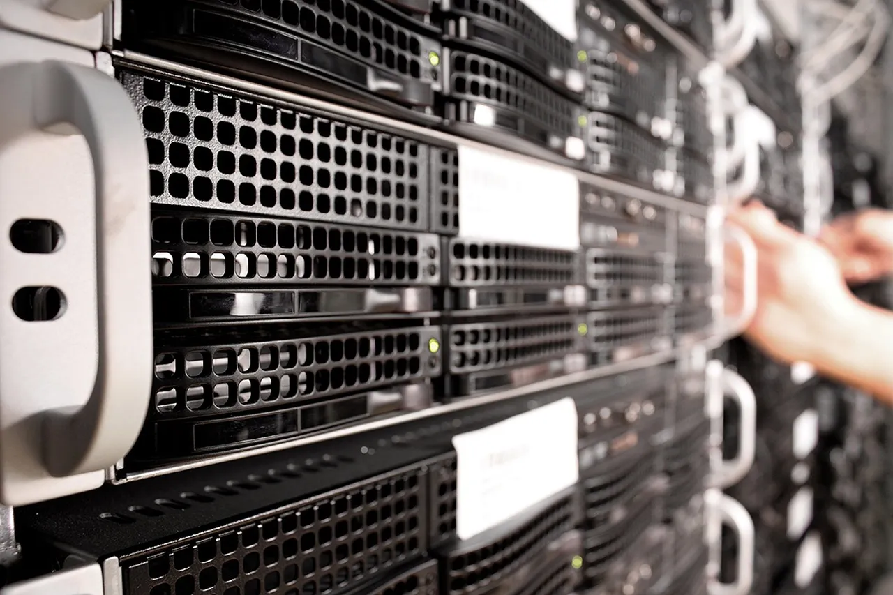 Shared Hosting Data Center Tiers Explained (Tier I to Tier IV) — Hosting Captain